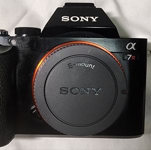 a7R Full-Frame Mirrorless Digital Camera with Lens FE 4.5 -5.6/70-300 G OSS Kit.